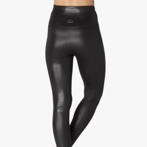Beyond Yoga Pearlized High Waisted Midi Legging